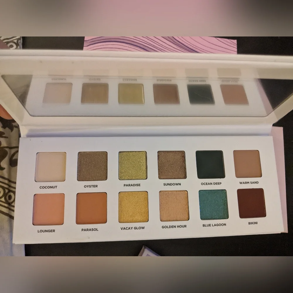 ICONIC London Beachside Babe Eyeshadow Palette | 12 pan 0.65 g ℮ / Net Wt. .27